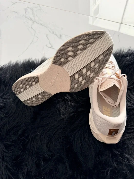 Nike Pegasus Plus - Picture 9 of 10